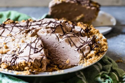 How to Make Delicious Homemade Chocolate Cream Pie