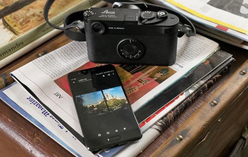 Leica's new camera replaces rear display with your iPhone