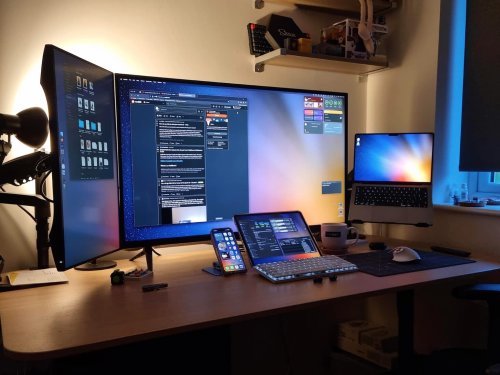 Anker dock handles MacBook Pro and PC laptop [Setups]