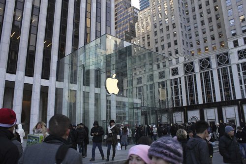 Today in Apple history: Apple shows off its amazing Fifth Avenue store in NYC