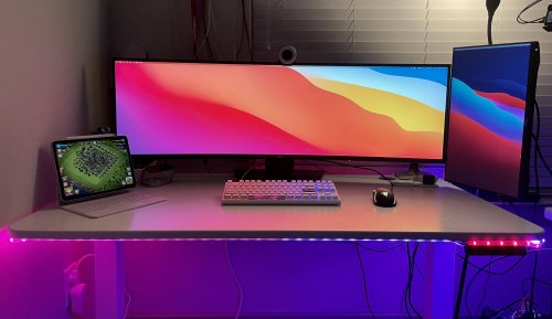 Think you're productive? Go split-screen ultrawide +1 on the side ...