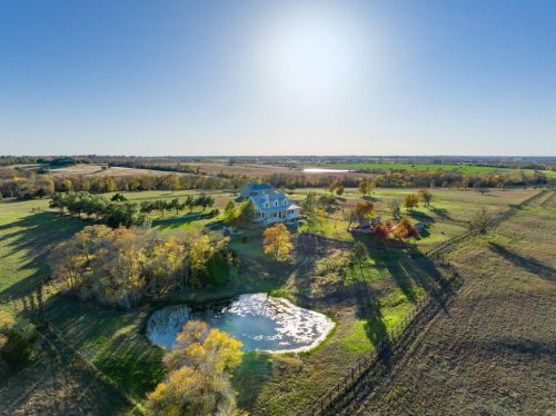 big-chappell-hill-ranch-with-rolling-hills-and-sweeping-vistas-steps