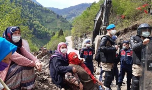 İkizdere’de direnişe karşı ev baskınları