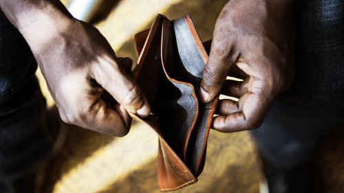 Face à la précarité étudiante, les filets de sécurité s’effilochent - Curieux!