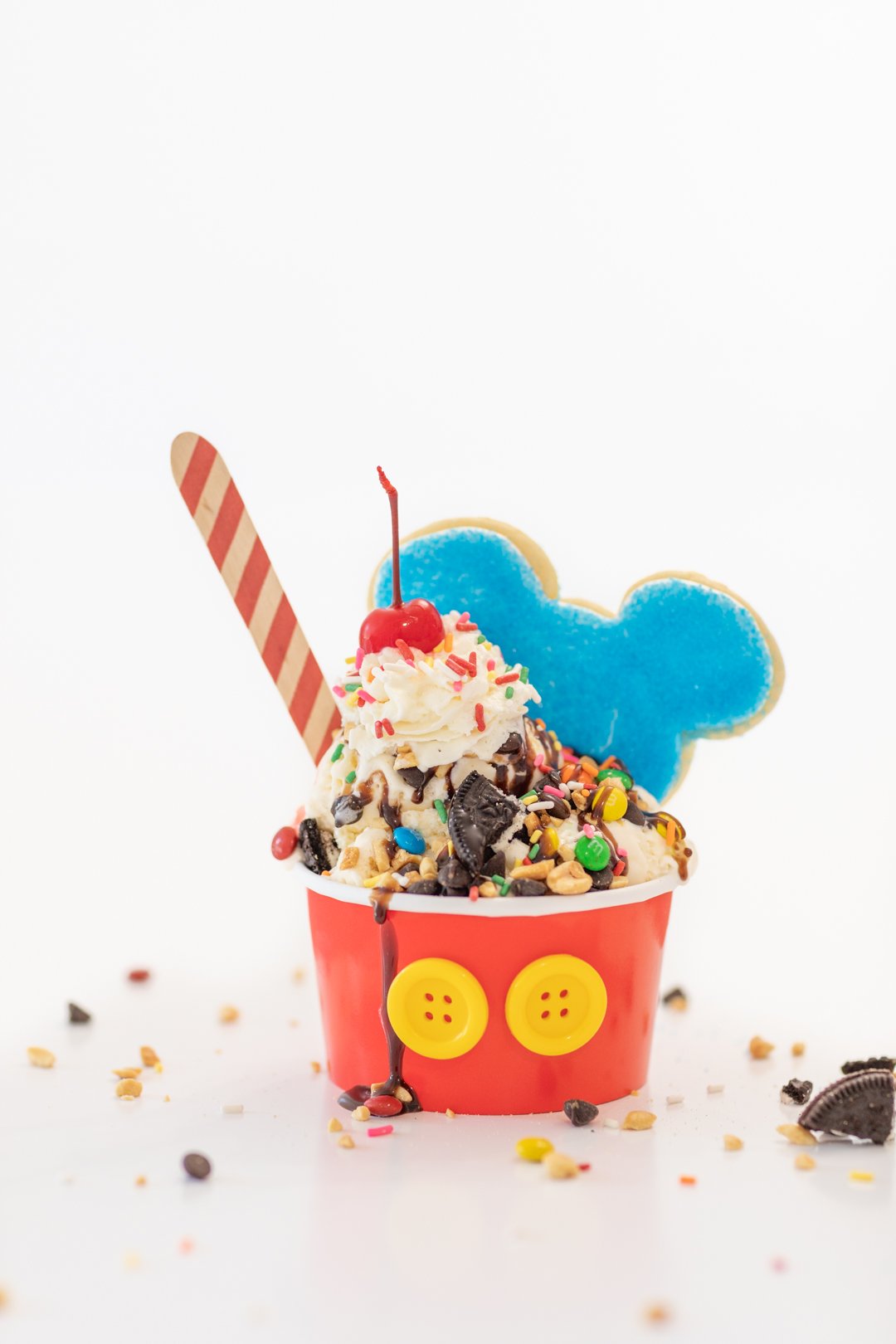 Mickey Mouse Ice Cream Sundaes for Parties.