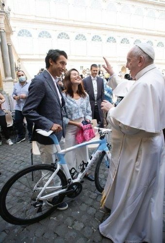 Someone got a heckuva deal at the auction on the Pinarello that belonged to Pope Francis