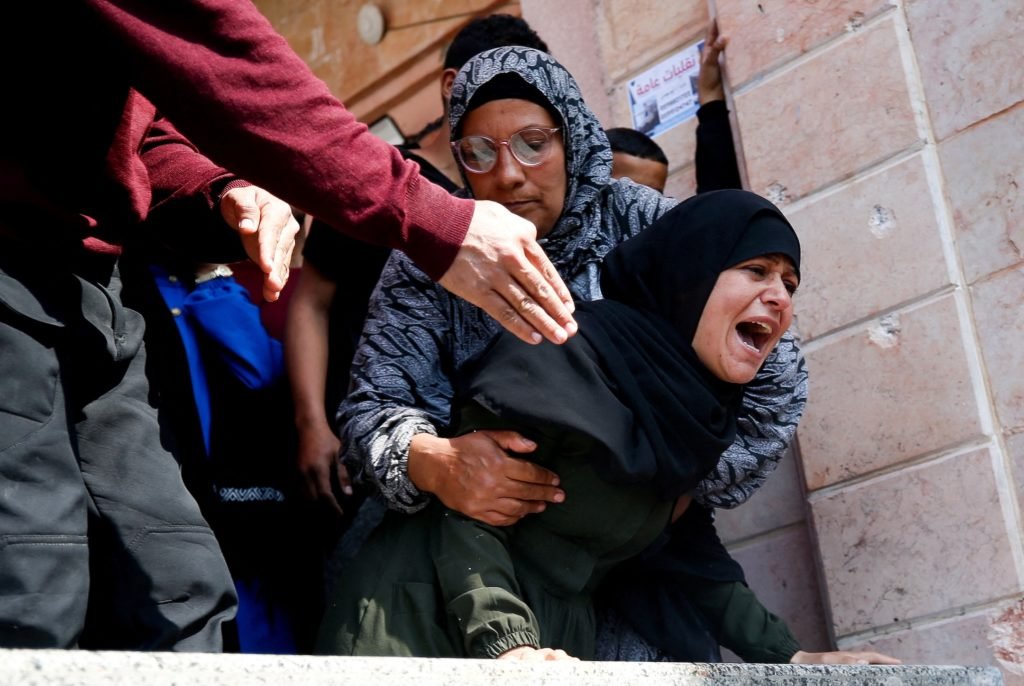 News Wrap: Israel hits Gaza with deadly strikes as ceasefire talks remain stalled