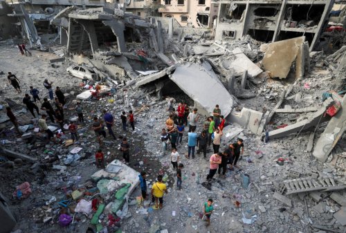 Airstrikes kill at least 103 people as Israel launches ‘extensive’ new ground offensive in Gaza