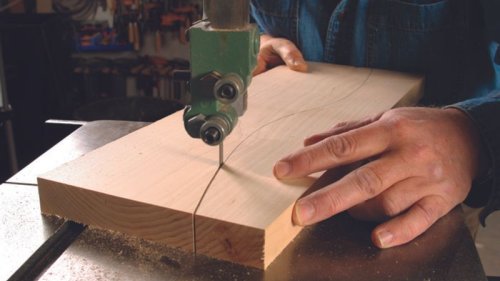 A Trick for Cutting Smooth Curves on the Bandsaw