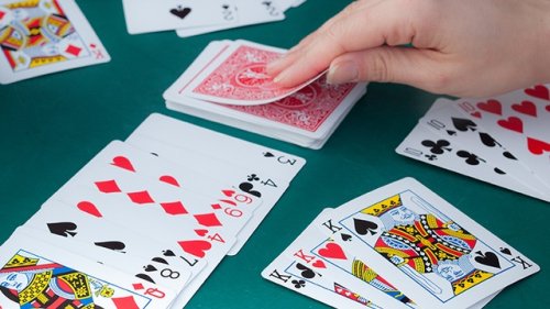 Bật mí cách chia bài được liêng để thắng lớn trong game bài