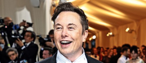 Elon Musk Sends The Poop Emoji To Twitter’s CEO