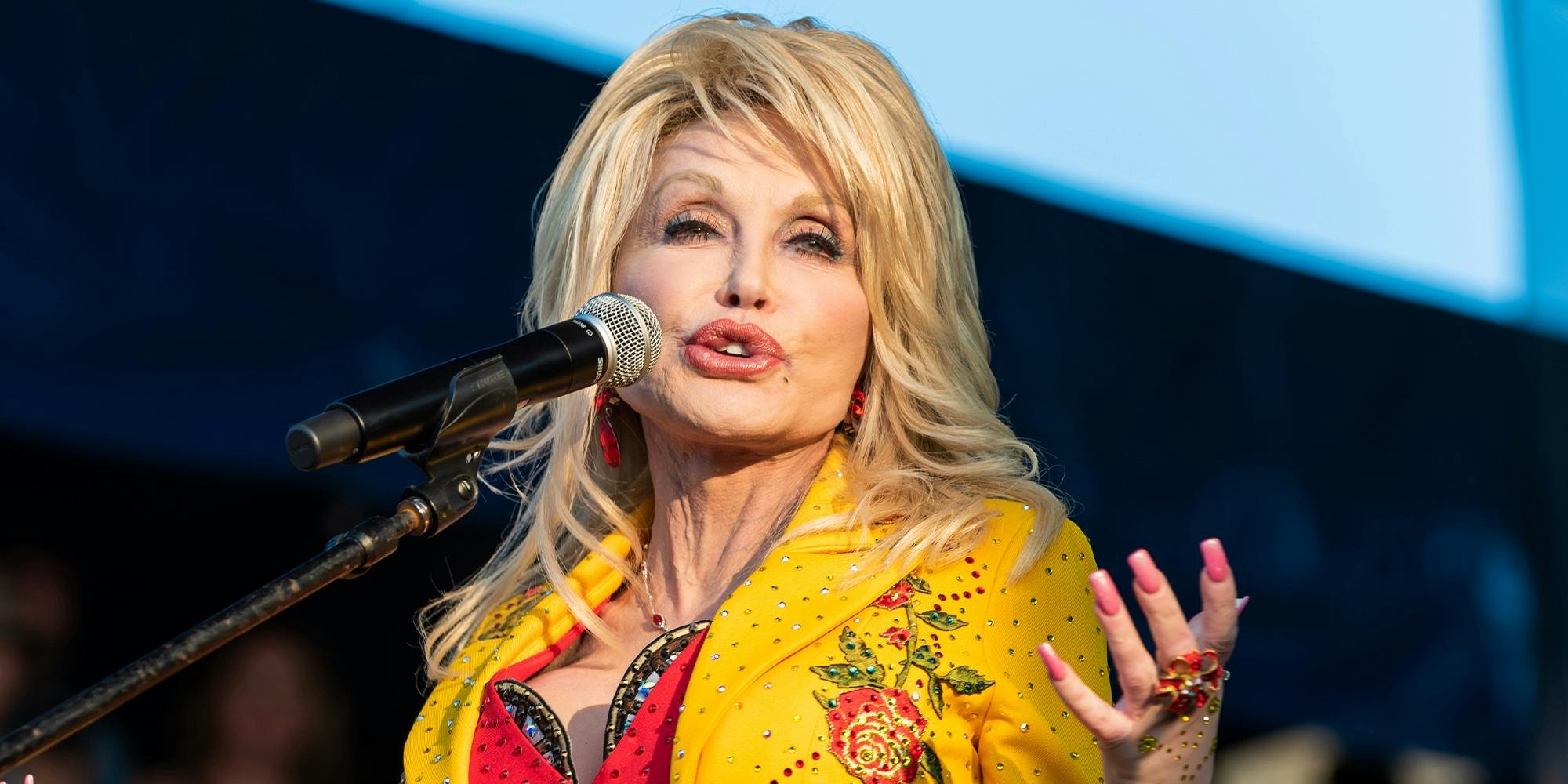 'Horrific crimes against humanity': Anti-vaxxers are going after Dolly Parton after Dallas Cowboys performance