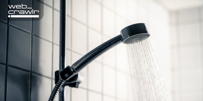 🚿 ‘Scared’: Creepy Airbnb shower text