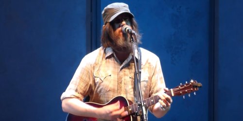 Neutral Milk Hotel's Jeff Mangum comes out of online isolation to endorse Bernie Sanders