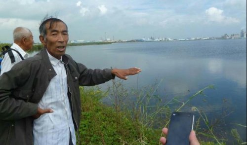 Chinese farmer studies law for 16 years to sue corporation for polluting his village