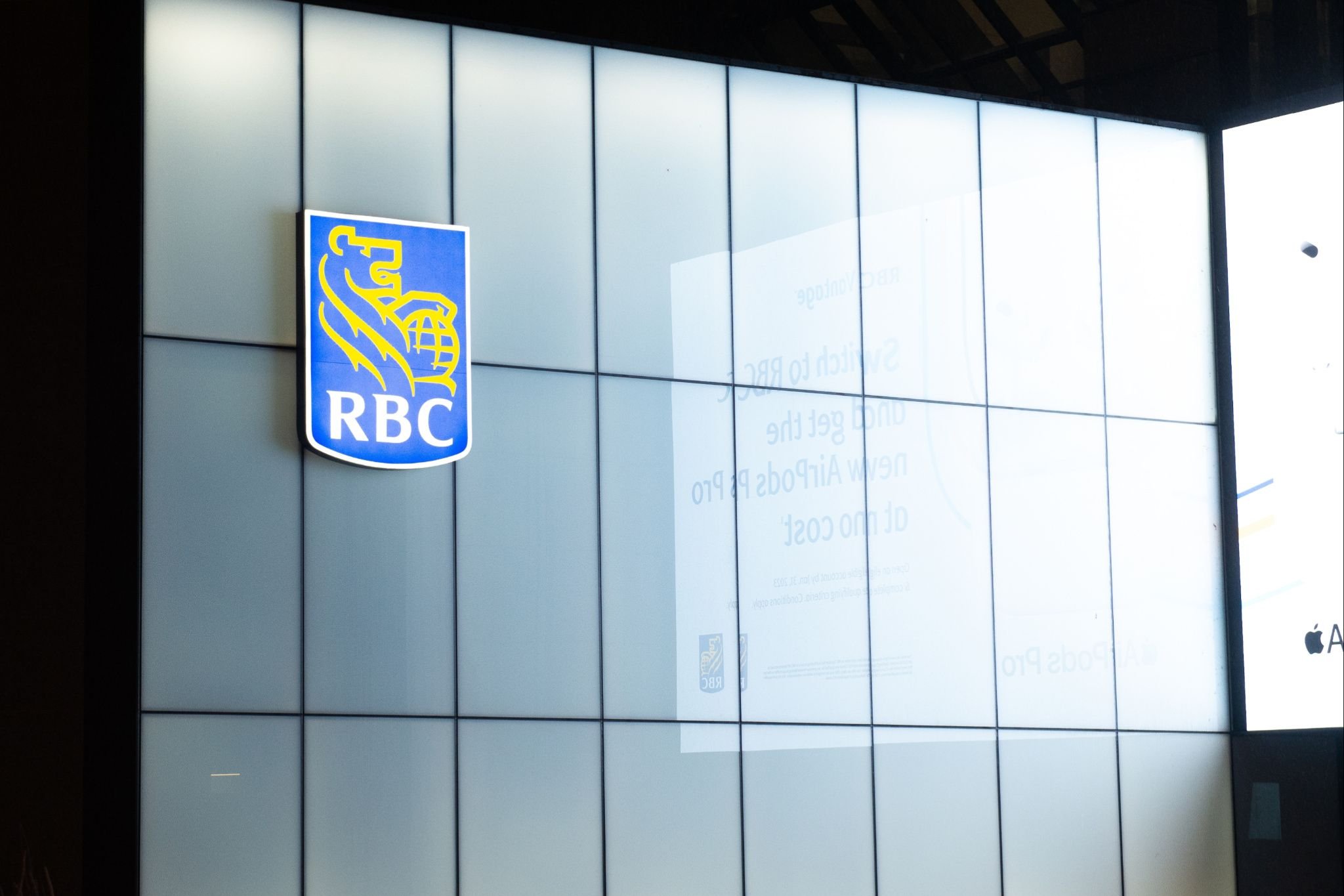 Royal Bank practices questioned, forced to pay B.C. man hundreds after cheque issue