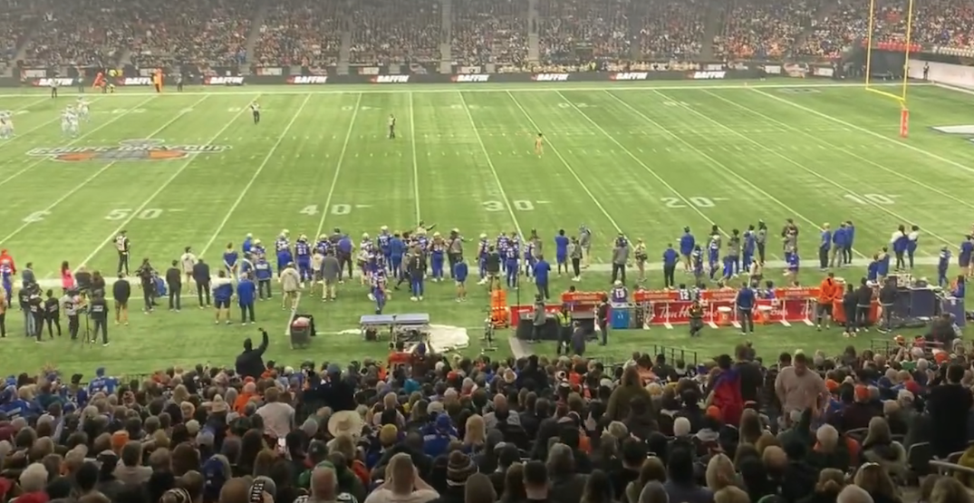 Nude fan goes streaking at the Grey Cup in Vancouver | Flipboard