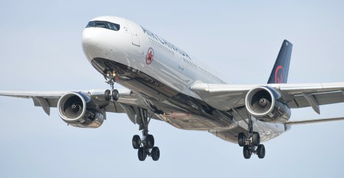 air-canada-pilot-becomes-incapacitated-during-flight-from-toronto-flipboard