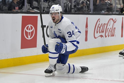 Toronto Maple Leafs announcer Joe Bowen was totally distracted during Matthews' winning goal
