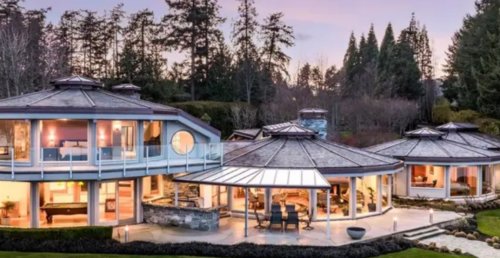 $6.8M Saanich mansion has an unbelievable tennis court and indoor pool