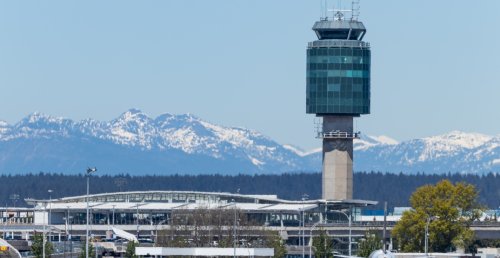 Flights cancelled at YVR amidst snowfall in Vancouver