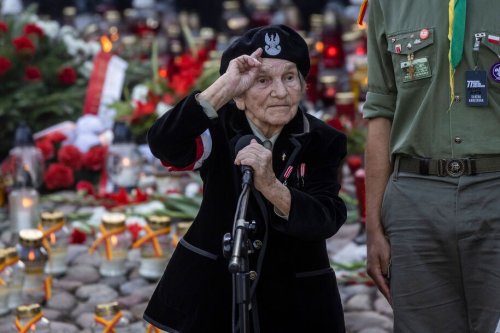 I'm thankful for this 94-year-old Polish antifa veteran who continues to slam neo-fascists