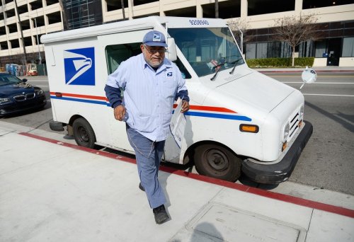 Postal Service plans to slash worker benefits, this week in the war on workers