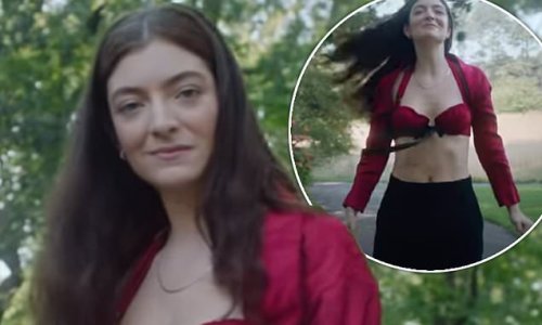 Lorde reveals the first singer who ever left her starstruck during Vogue's 73 Questions