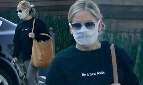 Sarah Michelle Gellar goes for a morning workout near her home in Los Angeles