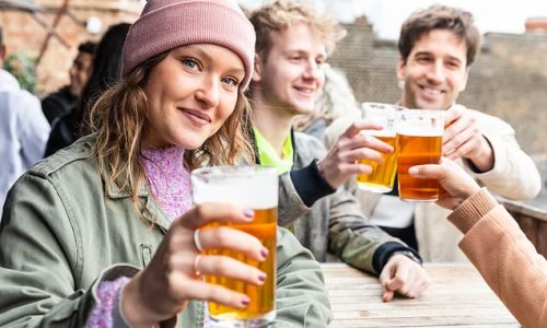 Customers desperate to get back in pubs, but staff staying away