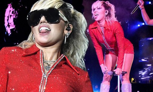 Miley Cyrus heats up Lollapalooza with a twerk-filled performance