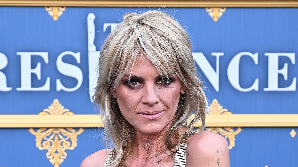 Scrubs star Eliza Coupe HITS BACK after premiere look sparked concern:'This is what I really look like'