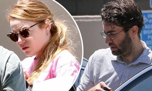 Emma Stone and husband Dave McCary take a break from parenting duties for  their two-month-old daughter with a couples gym session in Los Angeles |  Flipboard