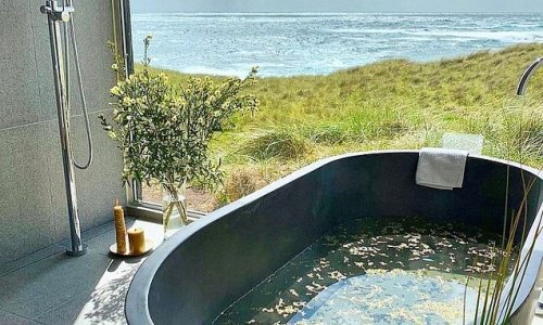 Humble Tasmanian lodge boasts one of the best bathtubs in Australia