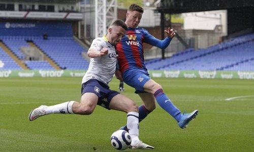 Celtic considering move for former Palace midfielder James McCarthy