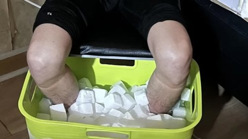 'Insurance fraudster' has both legs amputated 'after immersing them in dry ice for ten hours in plan...