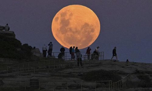 Can full moons REALLY affect how we think and feel?