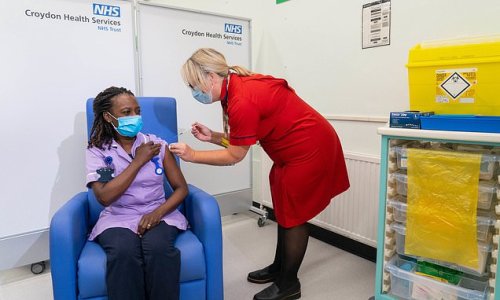 Scientists say they won't have jab until poor countries have vaccines
