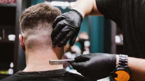 Warning after scores of young men infected with RINGWORM at barbers