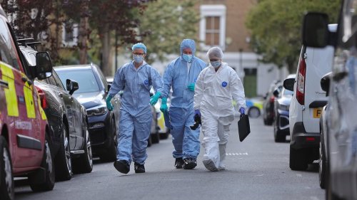 Counter-terror police probe 'suspicious' late-night fire at Sir Keir Starmer's £2million north London home: Neighbours tell of hearing 'loud bang' - forensic officers scour scene as road remains cordoned off