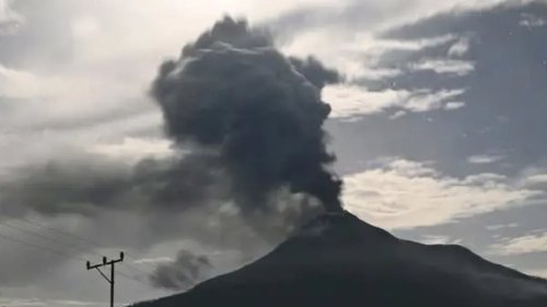 Jetstar flights to and from Bali are suspended due to volcanic ash