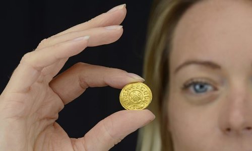 Metal detectorist finds £200,000 gold coin in Wiltshire field