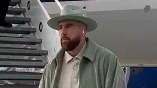 Travis Kelce and the Kansas City Chiefs land in Wisconsin ahead of game vs. Packers... with Taylor...