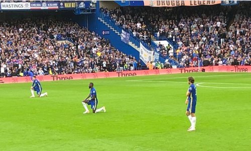 Marcos Alonso follows through on his decision to STOP taking the knee