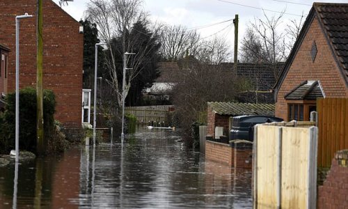 Paving over front garden for cars to park on can turn homes into flood-risk, experts warn