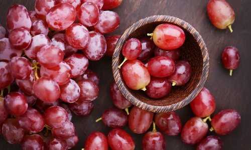 Eating grapes decreases cholesterol levels, study finds
