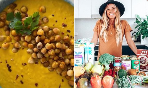 Nutritionist's simple recipe for one-tray baked pumpkin soup