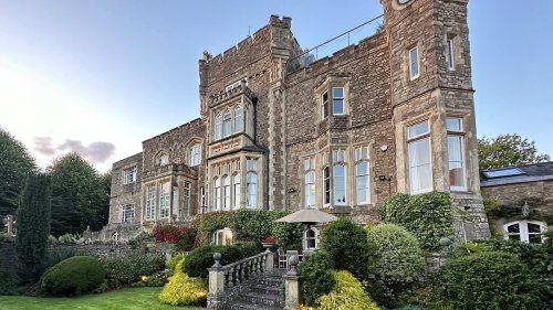 Want to be king or queen of the castle? Quirky home overlooking the Bristol Channel with its own...
