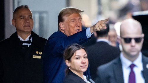 Trump waves to crowd before day two day of Stormy trial jury selection