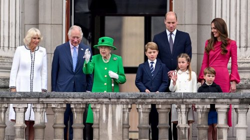 Behind the scenes of Queen's last Buckingham Palace balcony appearance